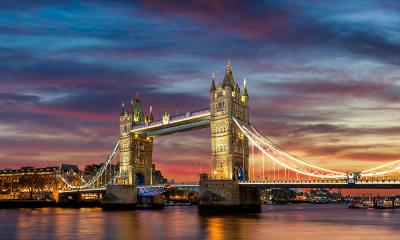 小心空隙，桥面将开启！ | 塔桥, 伦敦, 英格兰 (© Nick Brundle Photography/Getty Images)